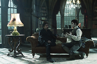 Illustration for article titled Dark Shadows Stills